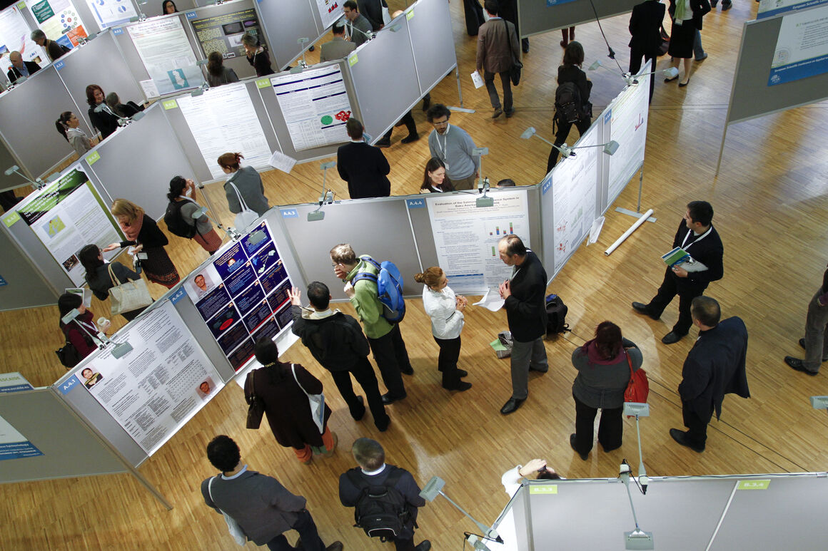 past ESCAIDE image 17