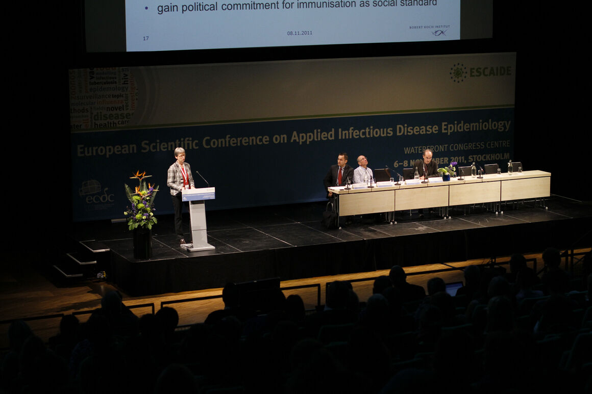 past ESCAIDE image 19