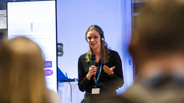 ESCAIDE 2022 poster tour presenter